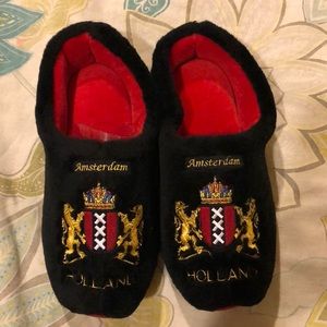 Men’s Dutch clog slippers size 9